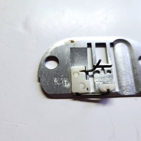 Singer Needle Throat Plate 381488 Singer Genuine Vintage Singer Needle P… - Picture 5 of 5